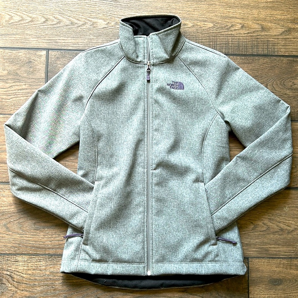 LIKE NEW The North Face Windwall jacket